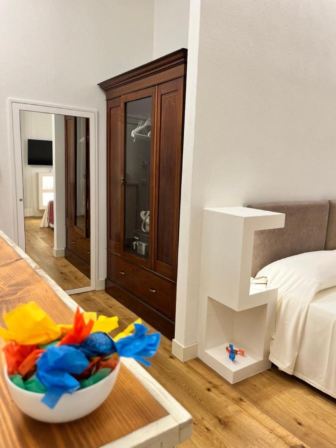 Dimora Elle Hotell La Maddalena  Eksteriør bilde